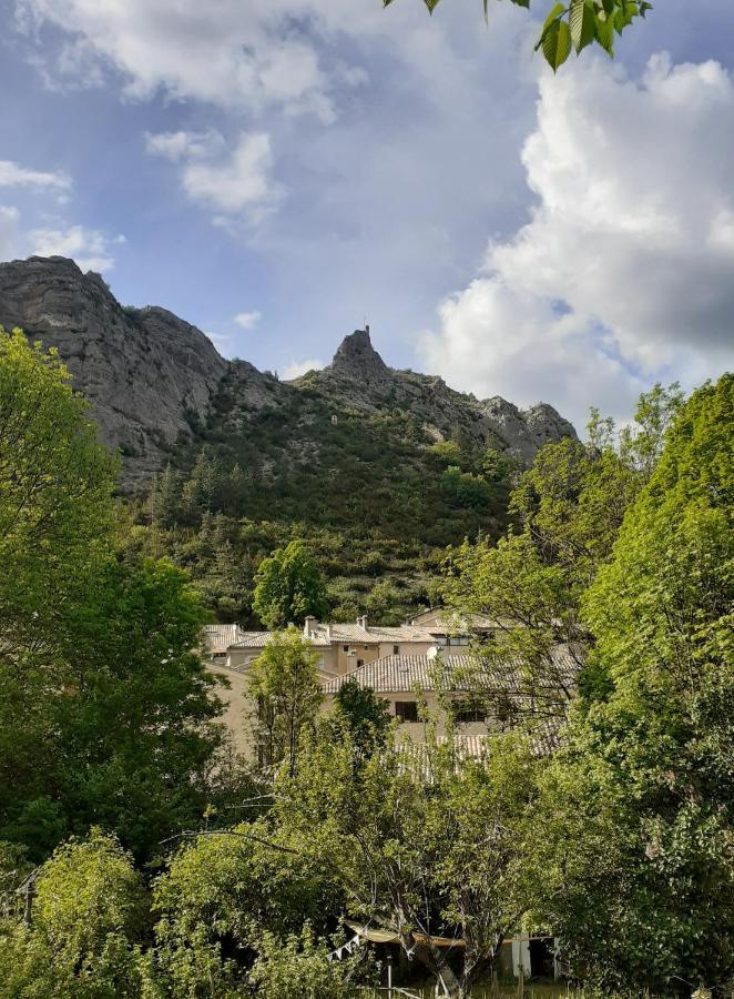 Les Terrasses du Paradis Orpierre Extérieur photo