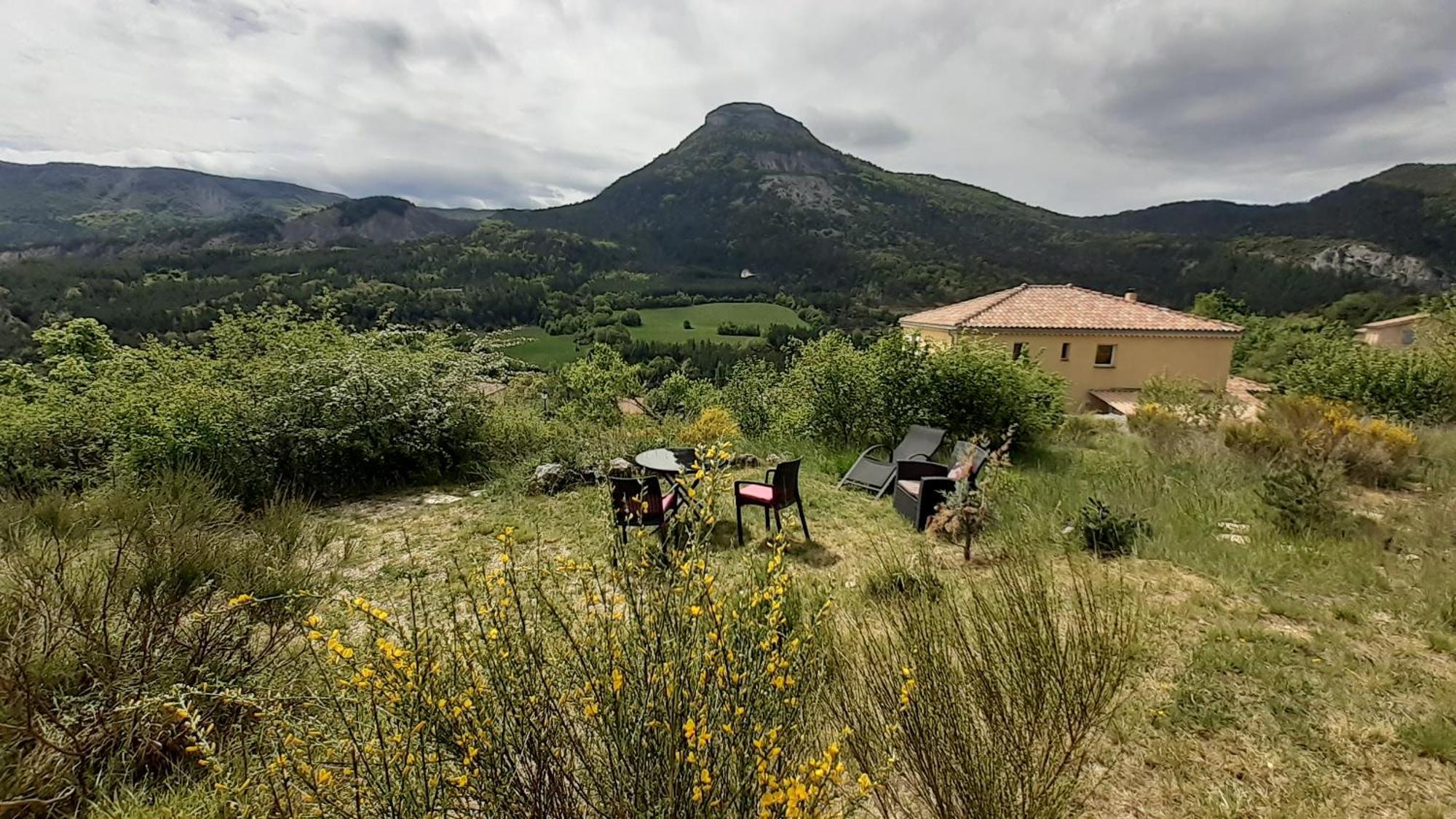Les Terrasses du Paradis Orpierre Extérieur photo